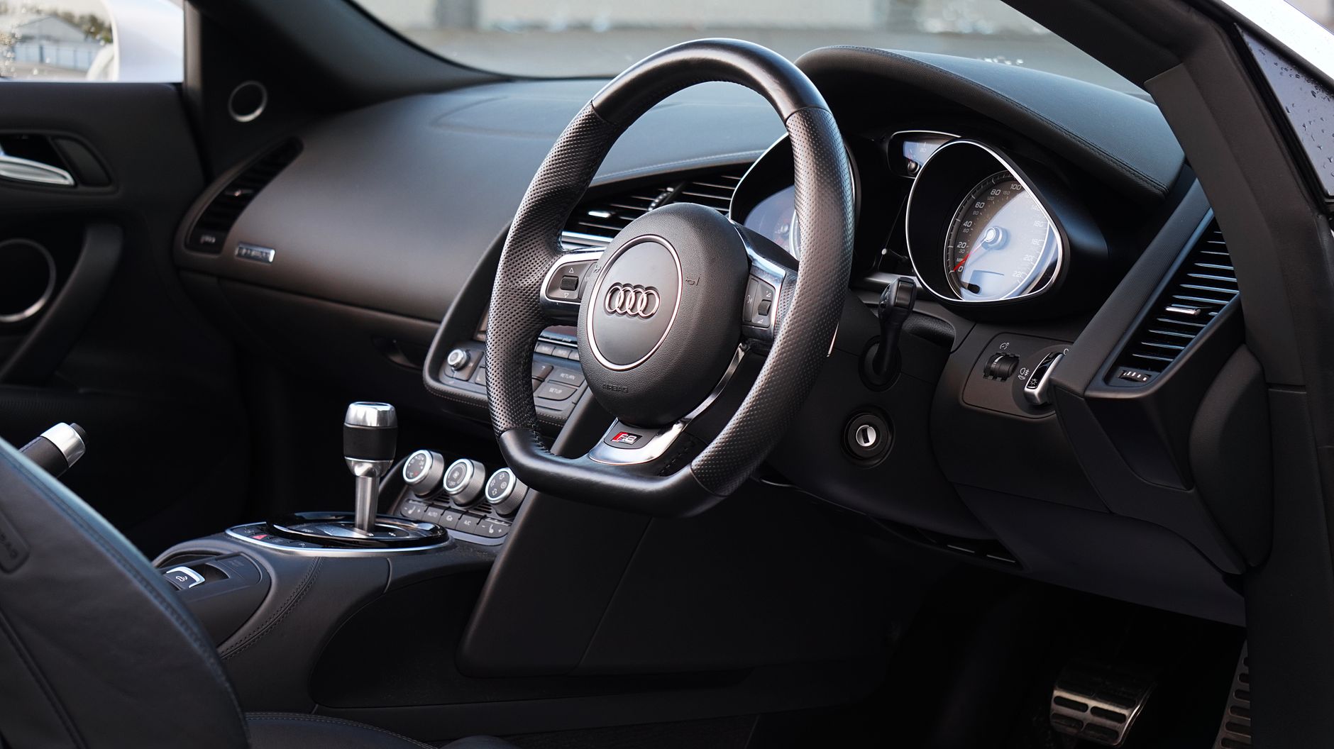 Détailing auto équipe à Massy